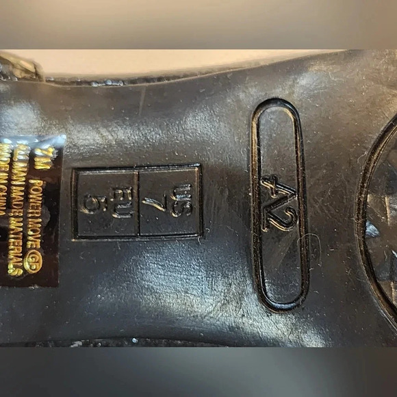 A2 by Aerosoles brand black sandals with criss-cross straps Size 7 - Picture 7 of 9